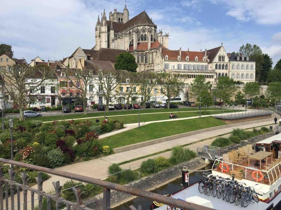 Bel Appart Au Centre-Ville Proche Gare Avec Wifi. オセール エクステリア 写真