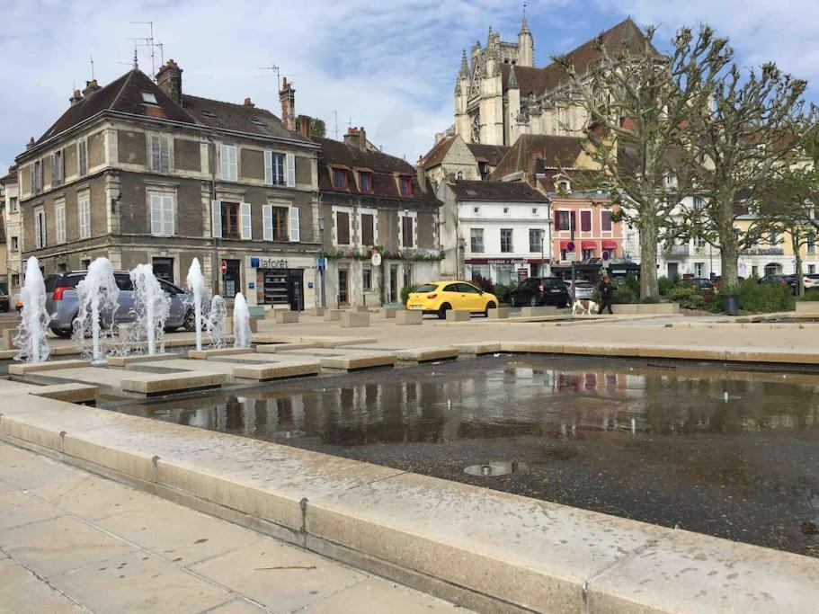 Bel Appart Au Centre-Ville Proche Gare Avec Wifi. オセール エクステリア 写真